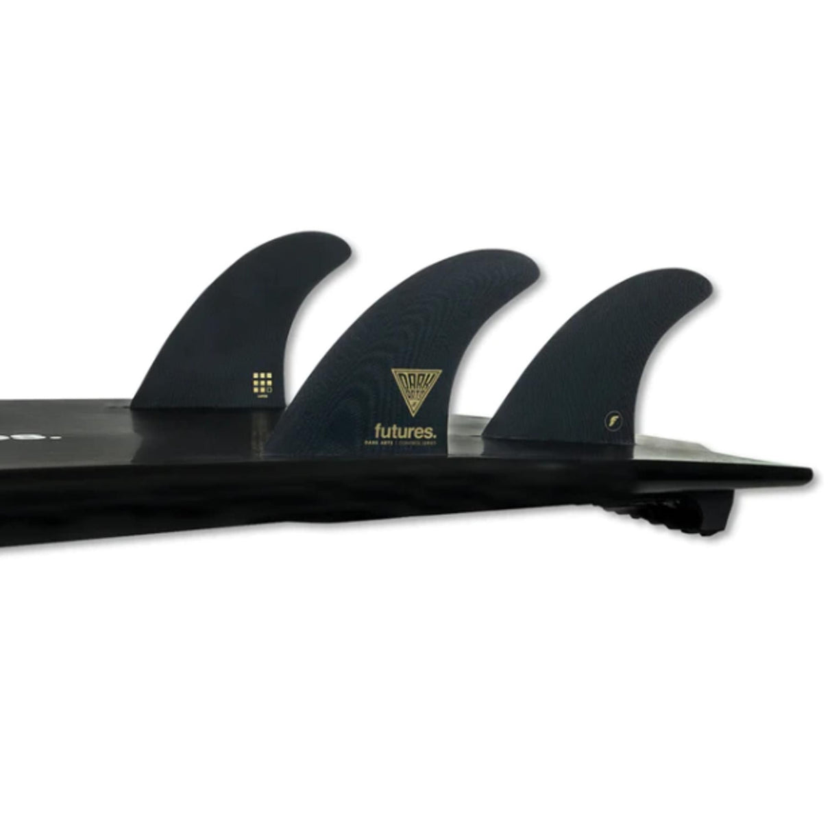 Futures Dark Arts Fiberglass Thruster, schwarze Finnen aus Fiberglas auf schwarzem Surfboard, Seitenansicht
