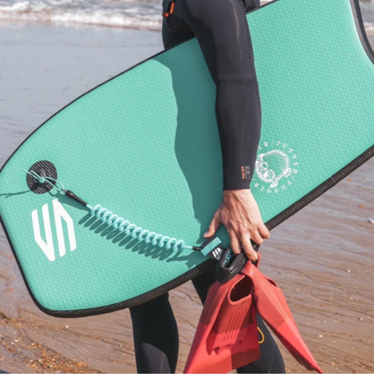 Sniper Pufferfish Bodyboard Mint mit schwarzem Rand, Fischgräten-Design, Strand-Perspektive