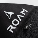 ROAM ECO Shortboard Surfboard Socke schwarz mit weißem Logo, Nahaufnahme Details