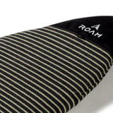 ROAM ECO Shortboard Surfboard Socke in Schwarz mit grauem Streifenmuster, Detailansicht des gepolsterten Schutzes