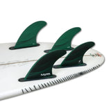 Futures Legacy Honeycomb 5-Fin Set, grüne und schwarze Flossen aus Kunststoff mit Wabenmuster auf Surfboard montiert