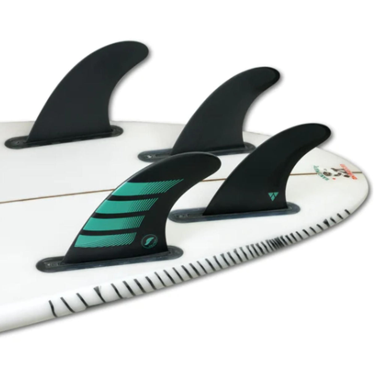 Futures Quad Thruster 5er Finnen Set F6 Alpha, schwarze und türkise Kunststoffflossen auf Surfboard