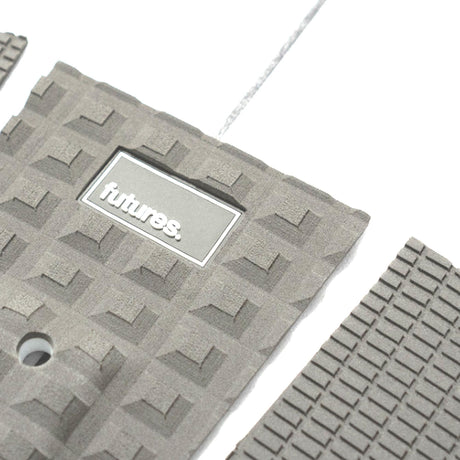 Futures Traction Pad Voodoo grau mit strukturiertem Muster und Futures-Logo, Draufsicht