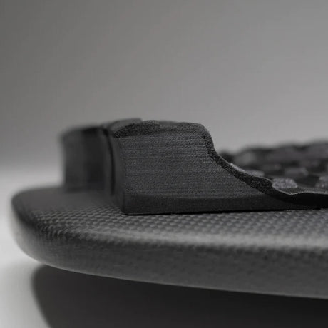Futures Traction Pad Voodoo schwarzes Surfboard Grip Pad mit strukturierter Oberfläche, Seitenansicht