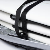 Roam Surfboard Converter Coffin weiß mit schwarzen Tragegurten, Detailansicht der Befestigung und des Materials