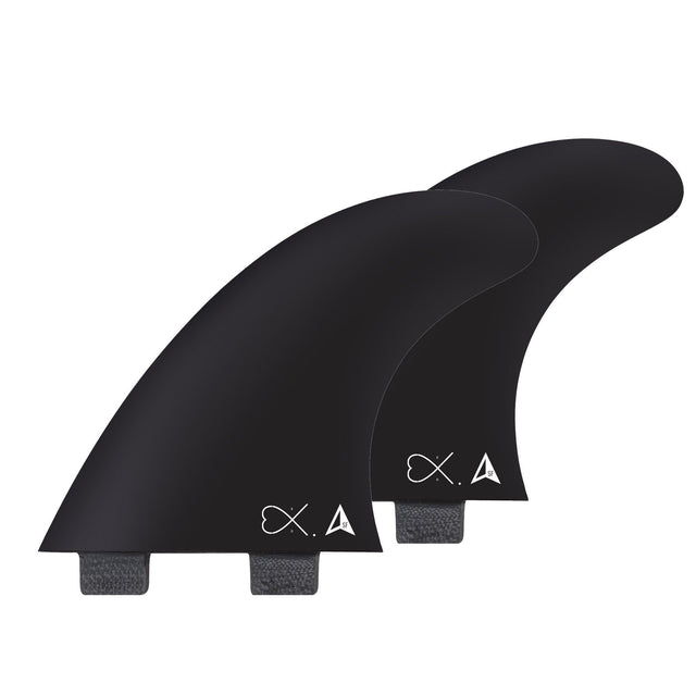 Roam Sidebite Fin Set Eduard Delpero Two Tab schwarze Surfflossen mit Two-Tab-Befestigung, Draufsicht