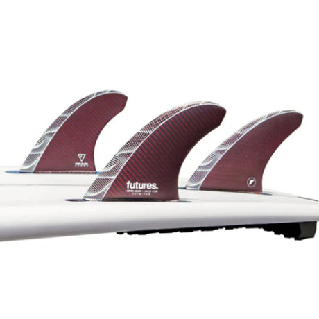 Futures Thruster Fin Set JJF Scimitar Vapor Core, drei burgunderrote Finnen mit Vapor-Core-Technologie auf Surfboard