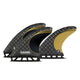Futures Thruster Fin Set Blackstix, drei schwarze Surfflossen mit goldenen Akzenten und Carbonfaser-Muster, Seitenansicht