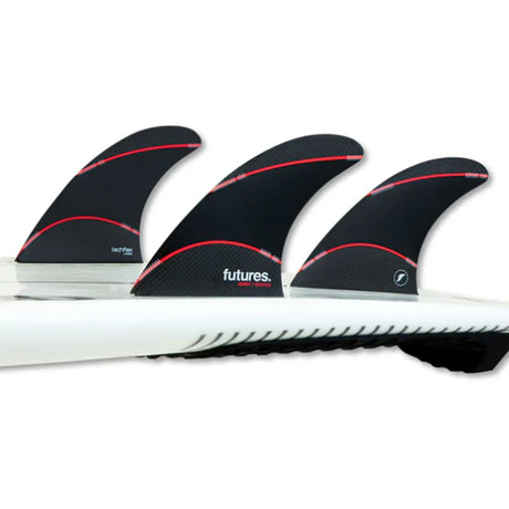 Futures Thruster Fin Set Jordy Signature Techflex, schwarze Flossen mit roten Streifen auf Surfboard