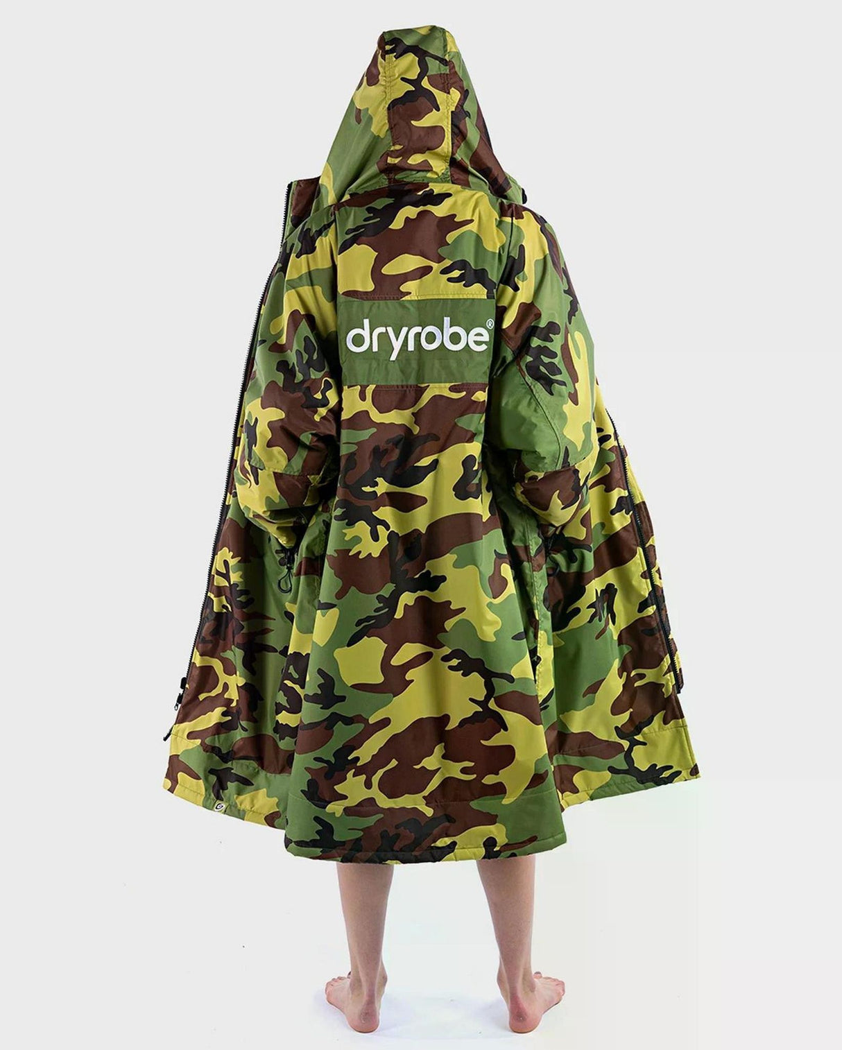 Dryrobe Advance Long Sleeve Kapuzenpullover in Camouflage-Muster mit Grün, Gelb und Braun, Rückansicht