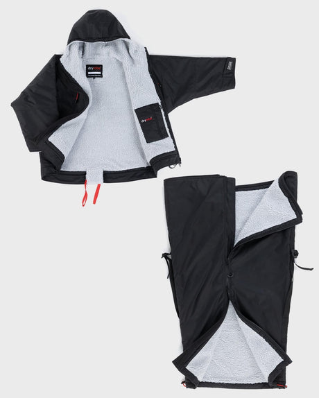 Dryrobe Adapt Mantel in Schwarz mit weißem Fleece-Futter, zweiteiliges Set aus Jacke und Hose, Flachansicht