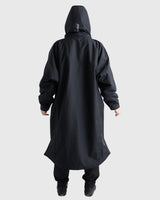 Dryrobe Nexus Long Sleeve schwarzer Bademantel mit Kapuze, Rückansicht, funktionale Sportbekleidung
