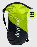 Dryrobe Drybag wasserdichter Packsack in Neongelb und Schwarz mit Schultergurten, Frontalansicht