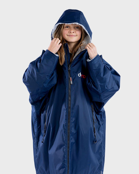 Dryrobe Advance Long Sleeve Kids Umhang in Marineblau mit Kapuze, Frontansicht