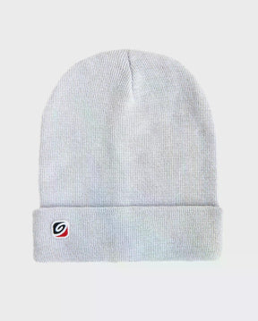Dryrobe Eco Beanie Strickmütze in Hellgrau, Frontalansicht, mit Rippstrick und kleinem Logo-Badge
