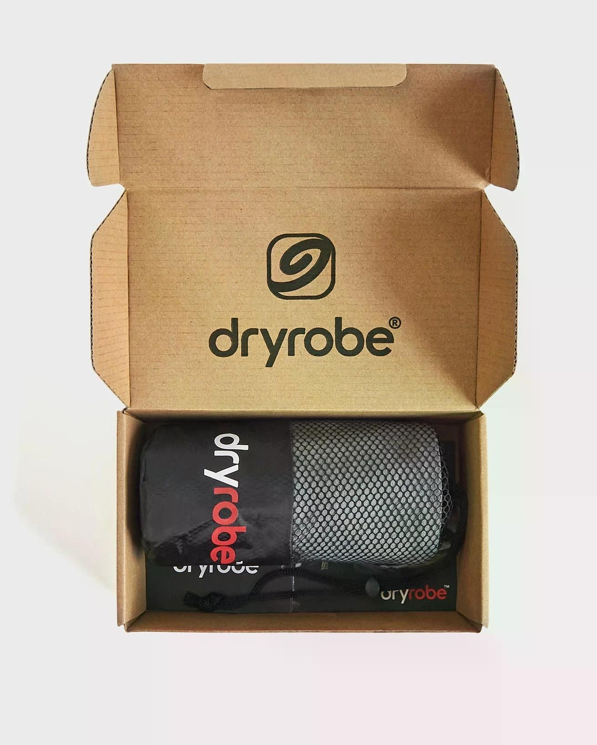 Dryrobe Mikrofaserhandtuch in Grau und Schwarz, verpackt in Dryrobebox, Draufsicht