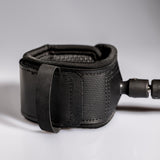 ROAM Surfboard Leash PRO Knie schwarze Neopren-Manschette mit Klettverschluss und Verbindungsleine, Detailansicht