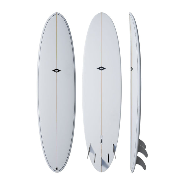 NSP 2026 Fun Surfboard in Weiß, drei Ansichten von vorne, Draufsicht und Seite, mit Finnen