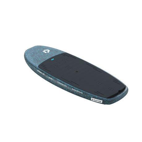 Duotone Sky Style SLS 2027 Kiteboard mit blauem Duotone-Muster und schwarzem Deck, Seitenansicht