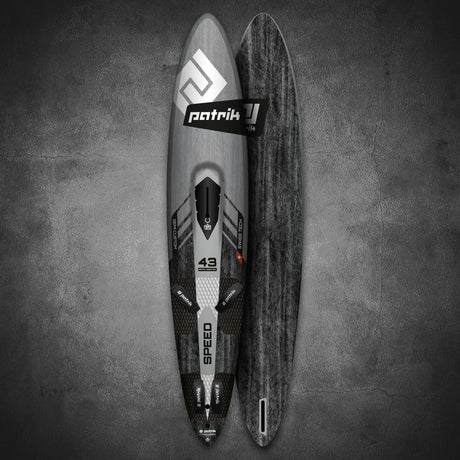 Patrik Speed Wakeboard, schwarz-weiß, Oberseite und Unterseite, modernes Design mit Patrik-Logo und Speed-Beschriftung