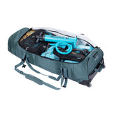 Duotone Team Bag 2027 Sporttasche grau mit blauem Kite und Zubehör, geöffnet von oben