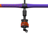 Duotone Trust Bar Quad Control 2027 Kitebar in Violett und Orange mit schwarzem Griff und Befestigungssystem, Frontalansicht