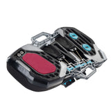 Duotone Entity 360 2027 Kiteboard mit schwarzem und weißem Design, rosa Fußplatte und blauen Mechanismen, Draufsicht