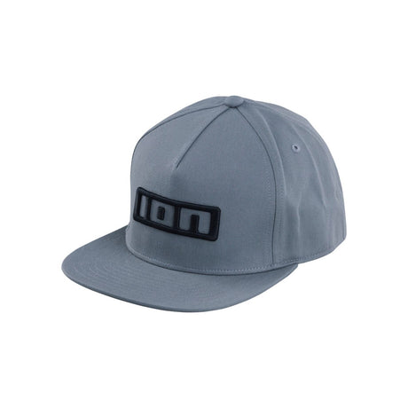 ION Ionic 2026 Snapback Cap in Grau mit schwarzem ION Logo, Frontansicht