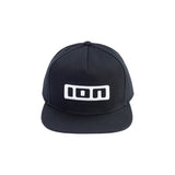 ION Ionic 2026 Snapback Cap schwarz mit weißem Logo, Frontalansicht