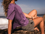 ION Tally 2.5 Boardshorts Damen grau, Funktionsmaterial, Rückansicht am Strand getragen