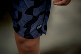 ION Boardshorts AOP 2026 in Blau mit All-Over-Print, Detailansicht an Bein getragen