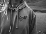 ION Hoody No Bad Days 2026 grau mit Herz-Design, Frontalansicht Detail