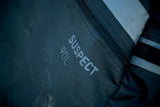 ION Suspect Duffel Bag 2024 in Blau mit reflektierendem Logo, Reißverschluss und Tragegriffen, Detailansicht