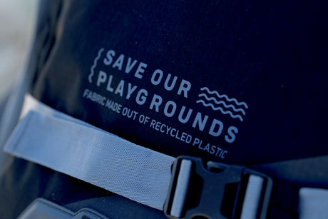 ION Wing Gearbag Tec 2026 Transporttasche dunkelblau aus recyceltem Kunststoff mit Tragegurt, Detailansicht