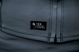 ION Vector Vest Core Front Zip Herren 2024 in Grau, Detailansicht mit Reißverschluss und Markenlogo