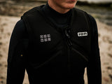 ION Vector Vest Core Front Zip Herren schwarz, Neopren-Weste mit Frontreißverschluss, Frontansicht