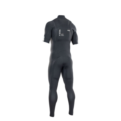 ION Protection Suit 3/2 SS schwarz mit Frontreißverschluss, Frontansicht des Neoprenanzugs