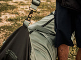 ION Wing Quiverbag Core 2026 grau-schwarz, Transporttasche für Kiteboarding-Equipment mit Tragegriffen und Befestigungssystem, Detail-Ansicht
