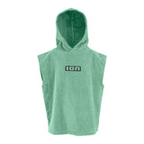 ION Poncho Mini Grom 2024 grün, ärmellos, Baumwolle, mit Kapuze und ION-Logo, Frontalansicht