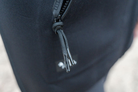 ION Neo Shelter Jacket Amp Herren 2024 in Dunkelblau mit Reißverschlussdetail, Nahaufnahme