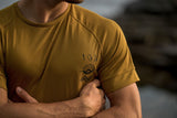 ION Wetshirt Kurzarm in Goldgelb mit Funktionsmaterial, Frontalansicht getragen