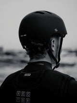 ION Slash Core Helmet 2026 schwarz, Rückansicht, Wassersporthelm mit Belüftung und Kinnriemen
