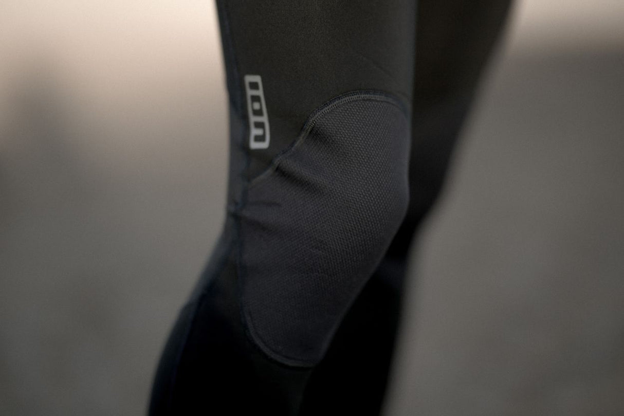 ION Neo Pants 2.0 Herren schwarze Neopren-Sporthose mit verstärktem Kniebereich, Detailansicht
