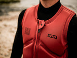 ION Collision Vest Core Front Zip 2026 rot mit Reißverschluss, Frontalansicht auf Träger