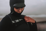 ION Amaze Amp 6/5 Neopren-Kapuzenjacke schwarz mit Frontverschluss, Frontalansicht