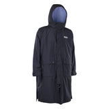 ION Storm Coat unisex 2026 in Schwarz mit Kapuze, Frontansicht, wasserdichte Funktionsjacke aus Kunstfasern