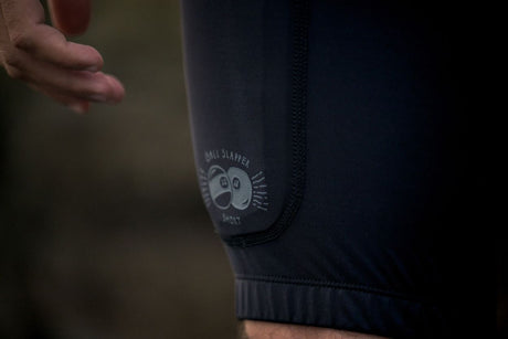 ION Ball Slapper X-Protection Shorts Herren dunkelblau mit Schutzpolsterung, Detailansicht des Beins