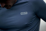ION Rashguard LS 2026 Langarmshirt in Dunkelblau mit ION-Logo, Detailansicht Oberkörper