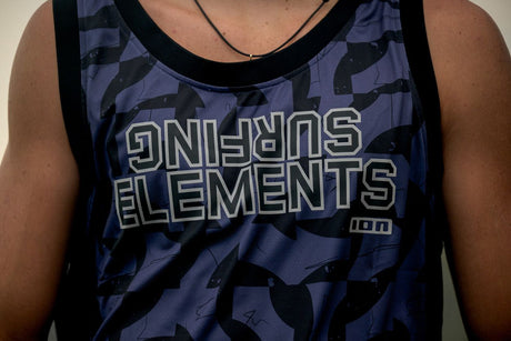 ION Basketball Shirt 2026 in Blau-Schwarz mit Camouflage-Muster und Text-Print, ärmellos, Vorderansicht