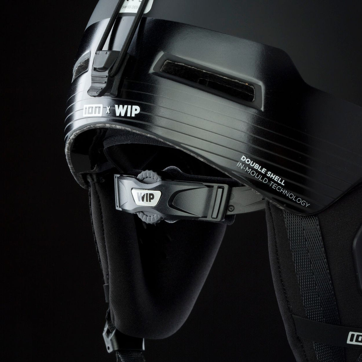 ION Collision Vest Element Side Zip 2026 schwarz, Seitenreißverschluss, Schutzweste Detailansicht mit Verschluss